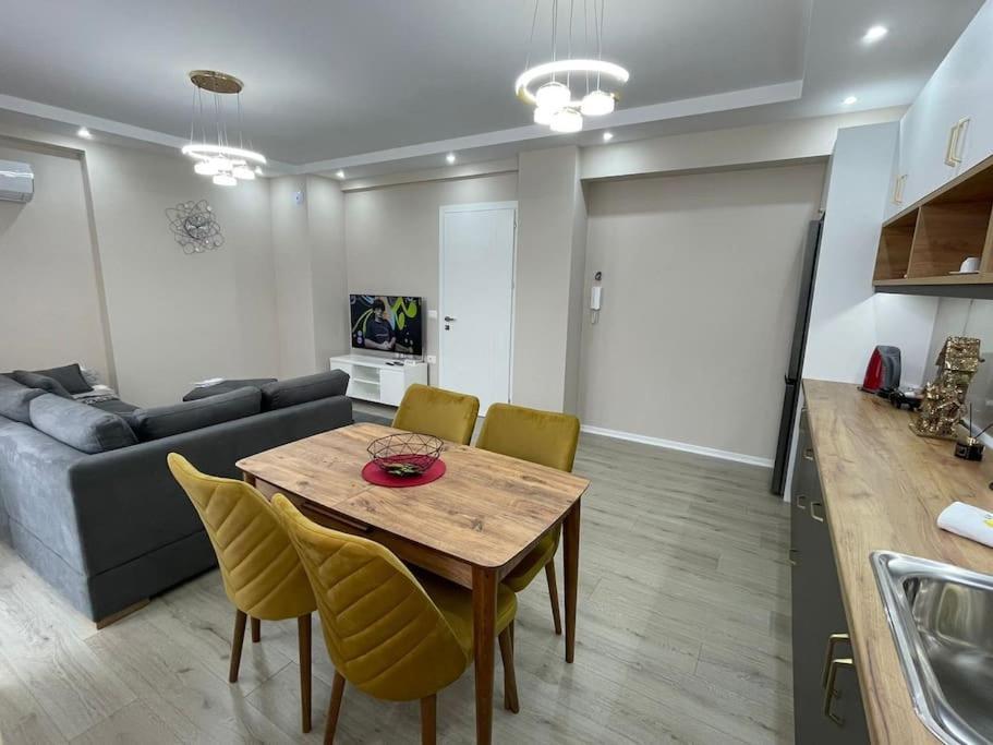 Melody Apartment In Korce Exterior photo